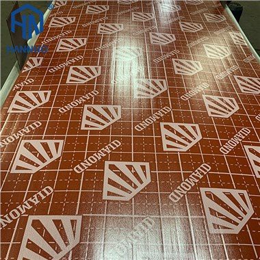 Červená fólia na preglejku s filmom