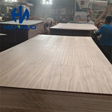 Prírodná teaková ozdobná preglejka